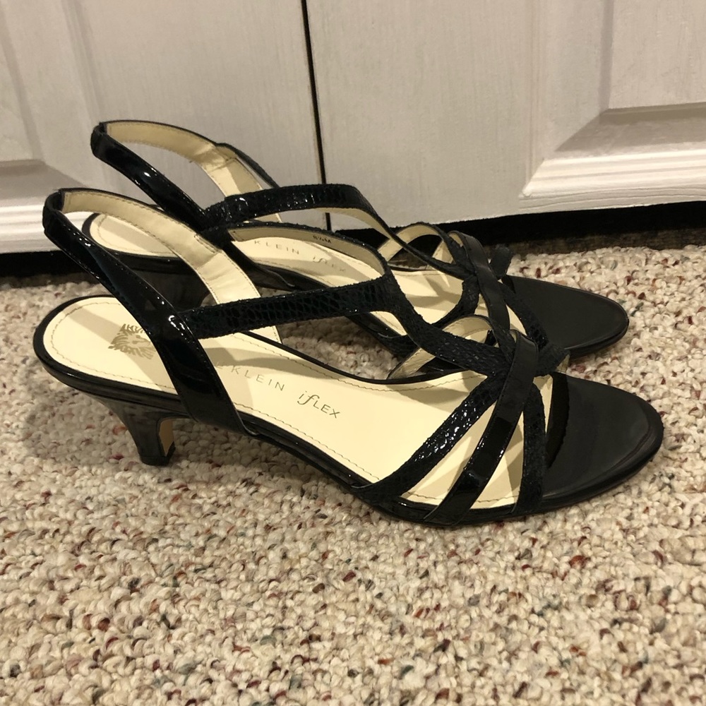 Ann Klein women’s size 8.5 black heel sandals.